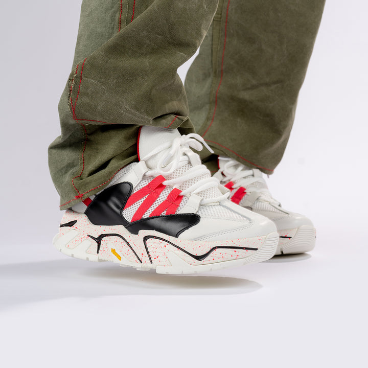 On foot levitated 